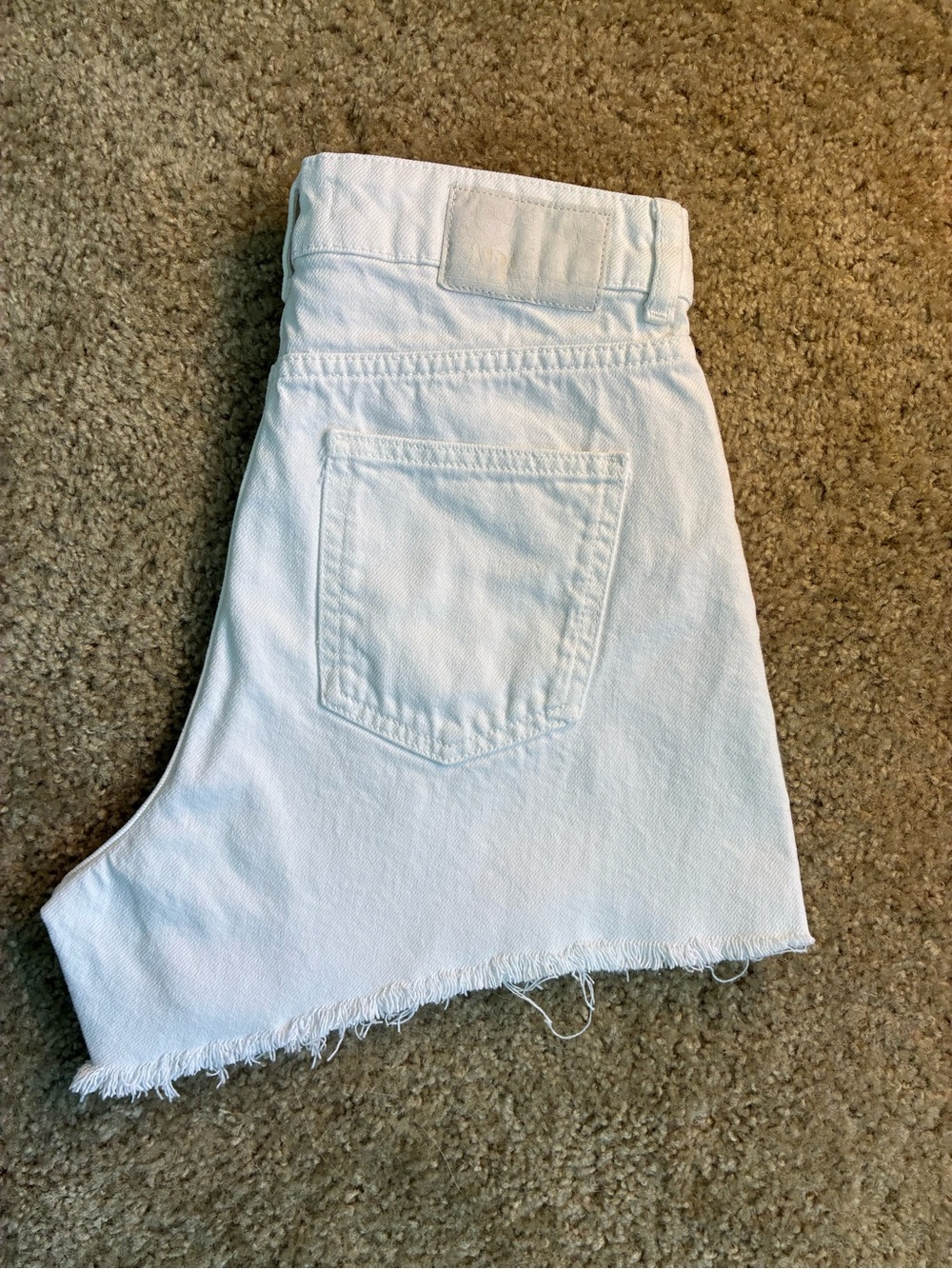 Zara White Raw Hem Denim Shorts Women’s Size 2 High Rise Summer Festival